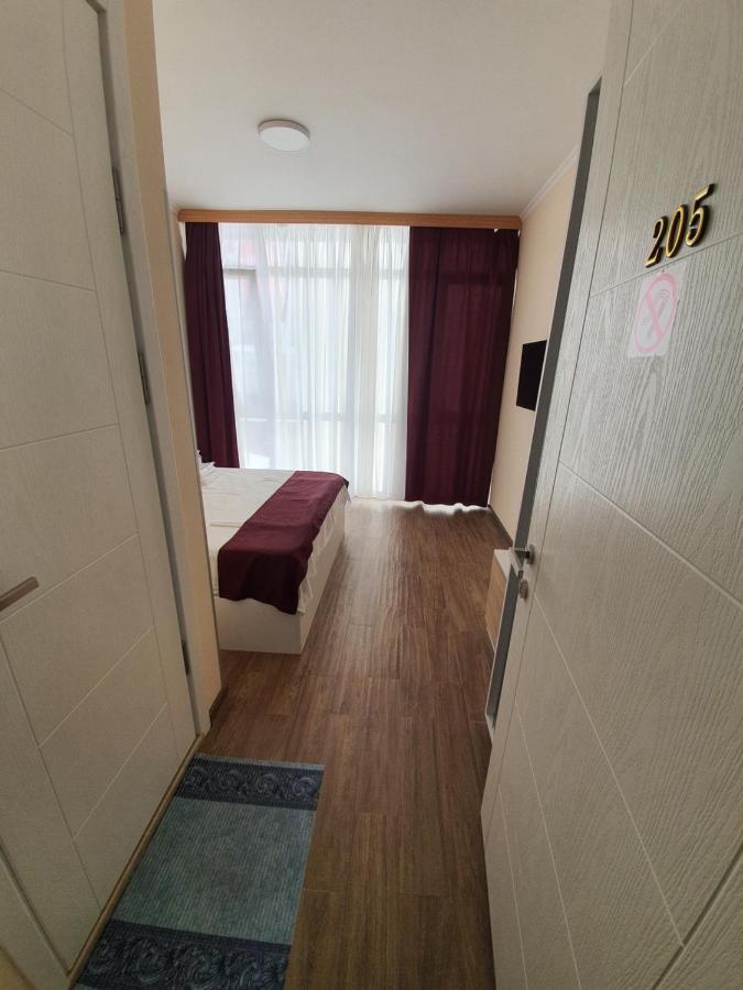 Blossom Hotel Batum Dış mekan fotoğraf
